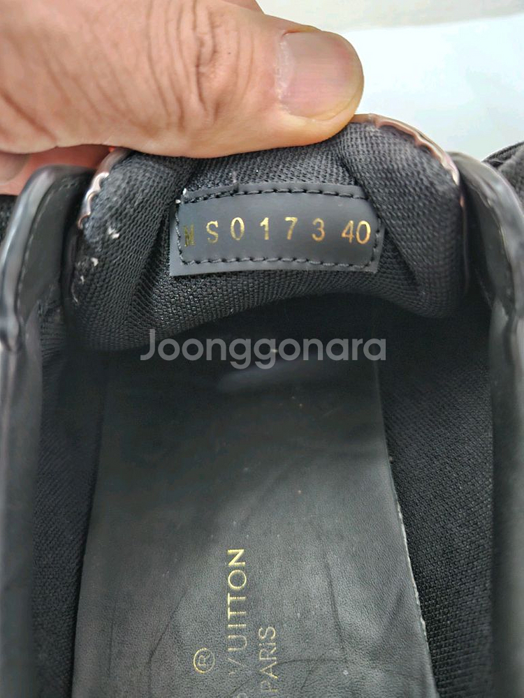 루이비통 모노그램 스니커즈 블랙 40사이즈--6
