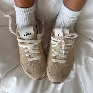 알로 alo 240 베이지 검정 새상품 팝니다