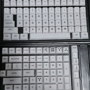 반투명 화이트 키캡