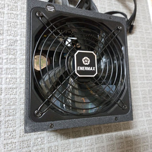 에너맥스 850w 풀모듈러 파워서플라이