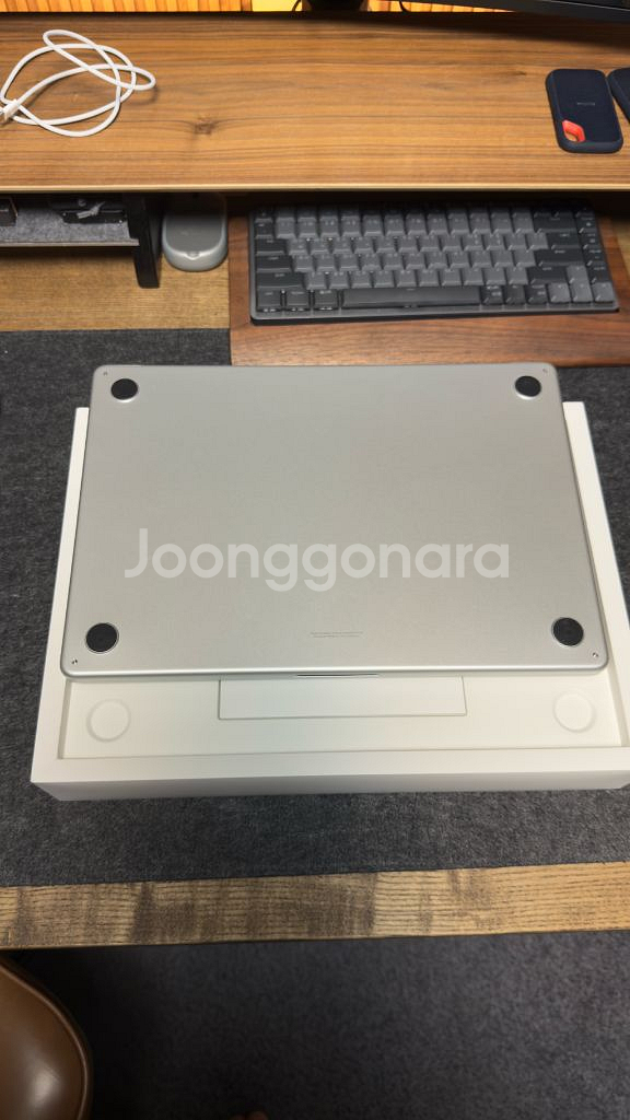 맥북에어 m3 15 (24/1TB)--16