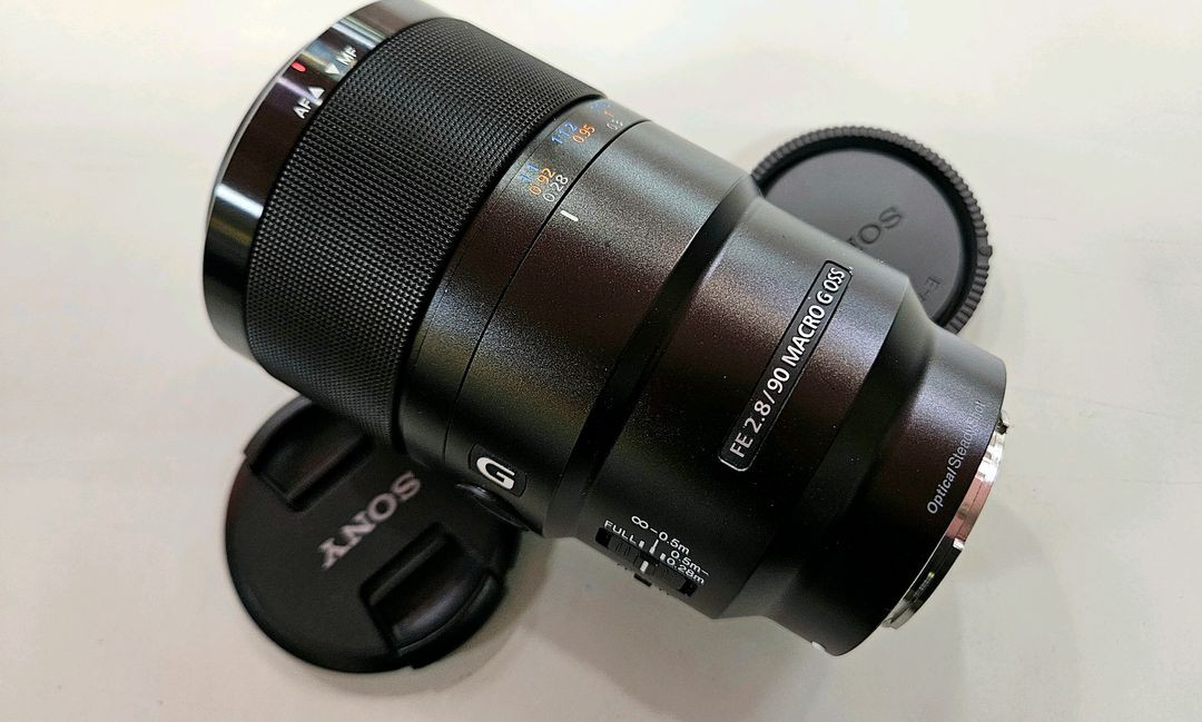 신품급 > 소니 FE 90mm F2.8 MACRO 매크로 접사렌즈 이미지
