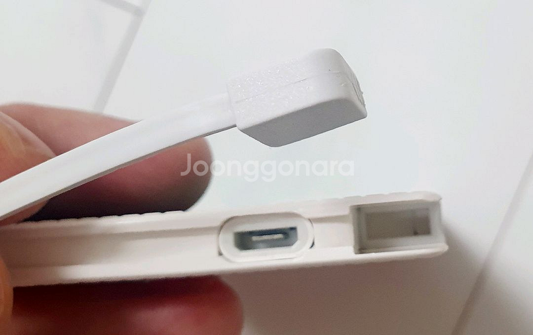 헬로키티 빈티지 리미티드 에디션 보조배터리--3
