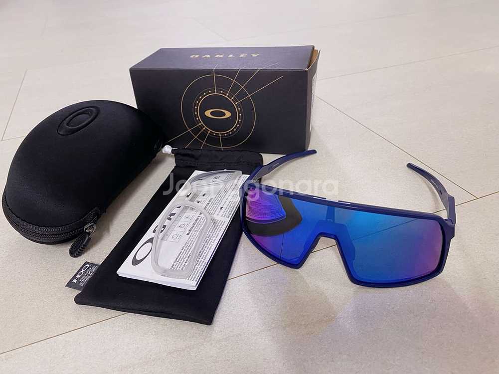 새상품) 정품 오클리 수트로 프리즘 사파이어--0