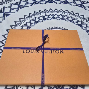 루이비통 모노그램 쉐도우 레더 포쉐트 M62903