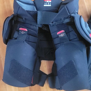 ccm 성인 검정 하키 거들 및 쉘