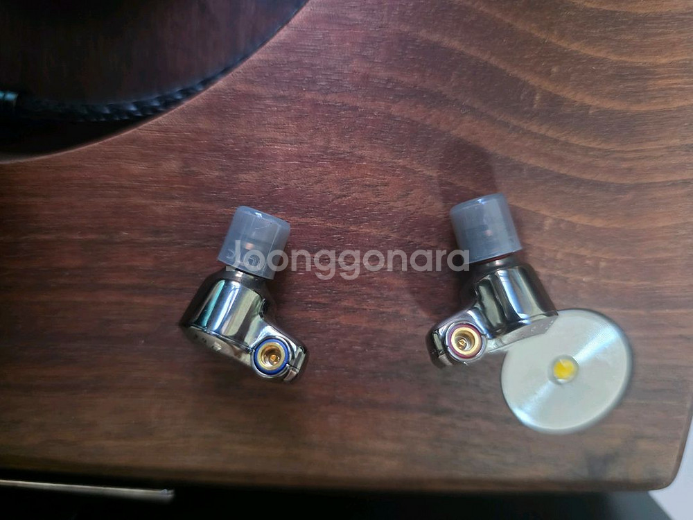 두누 팔콘 울트라 이어폰 팝니다--1