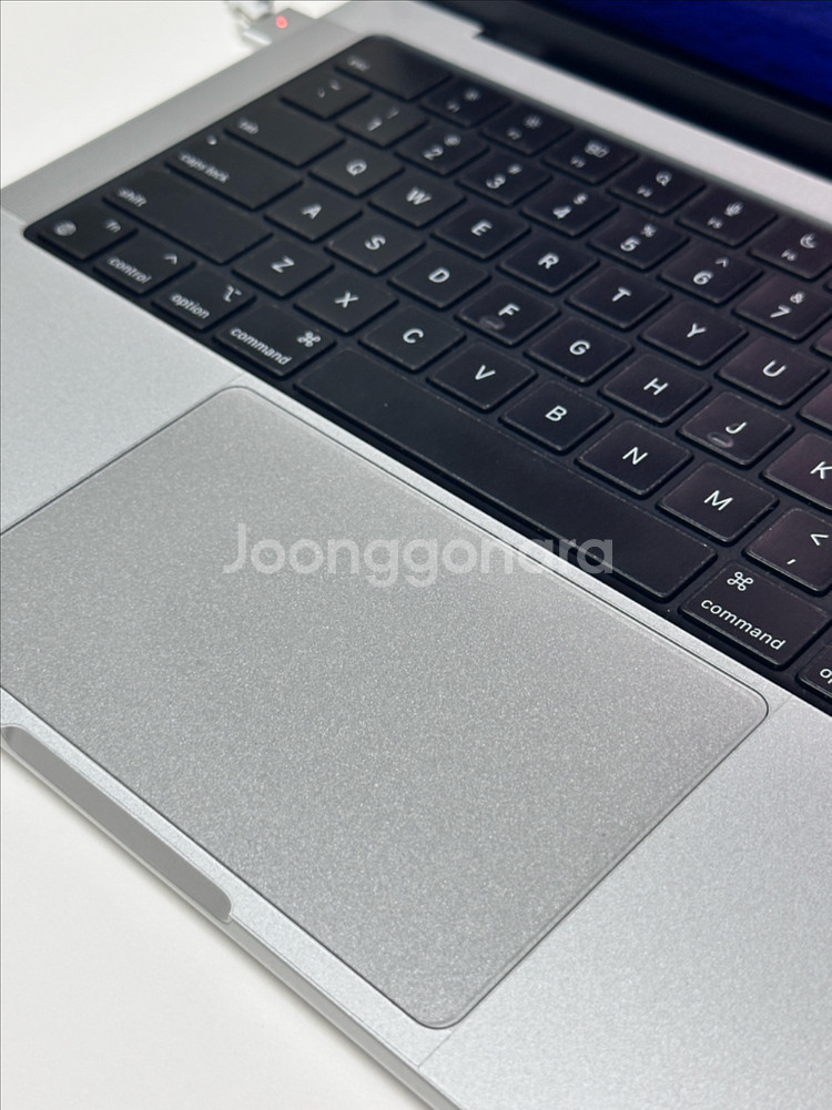 2024 맥북 프로 실버 M3 CTO 16g 512g--2