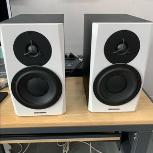 dynaudio lyd7 모니터링 스피커 판매합니다.