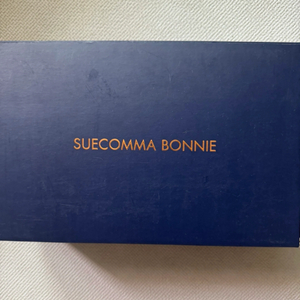 슈콤마보니 샌들