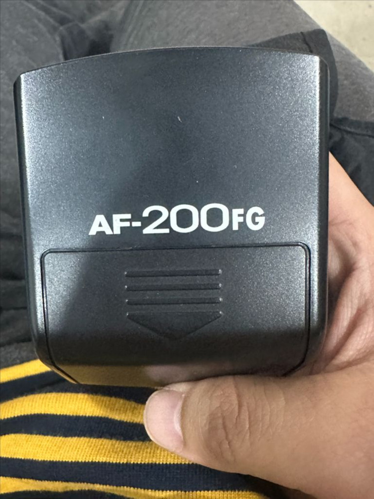 GR3, GR3x 플래시 펜탁스 AF-200FG 플래시 이미지