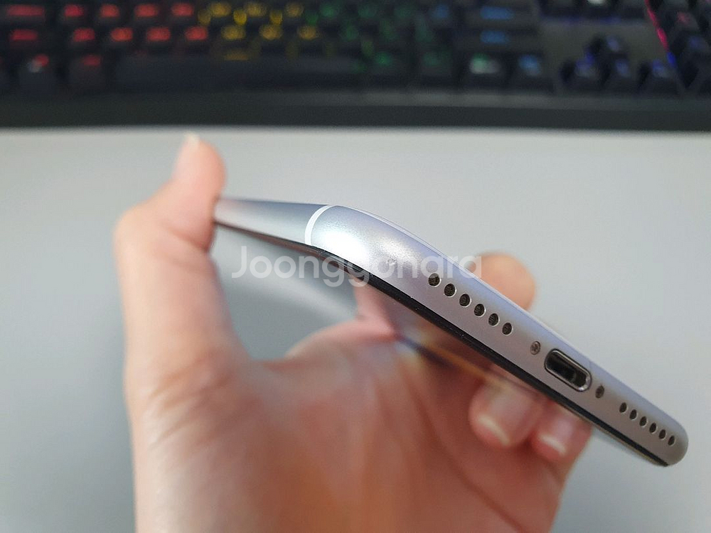 아이폰 SE2 / 128GB / 화이트--9