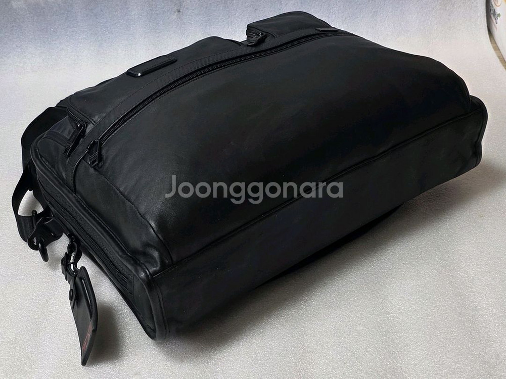 투미 알파2 컴팩트 라지스크린 랩탑 브리프 96114D--4