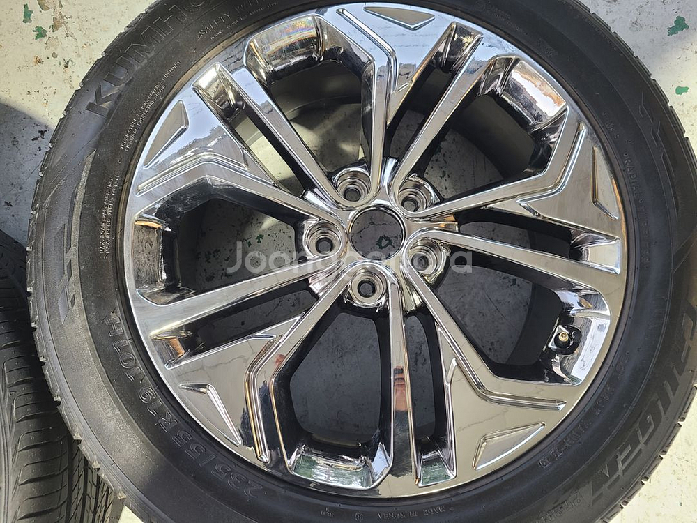 싼타페TM 19인치 2355519 크롬 휠타이어 팝니다--4