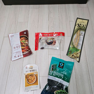 육개장 , 백숙 , 인삼 , 청국장 , 미역 (새상품)