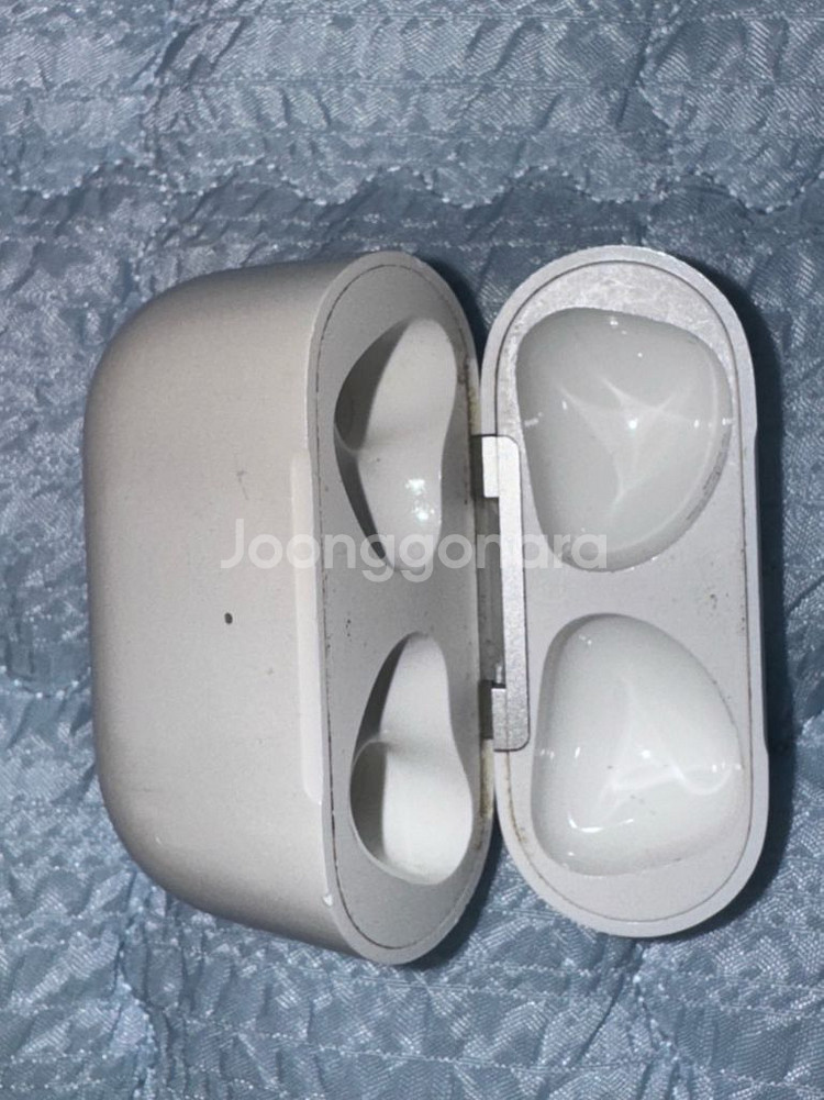 (택포)에어팟3 본체와 오른쪽 유닛 팝니다!--2