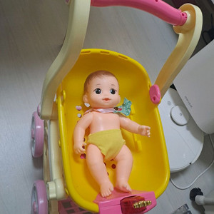 콩순이 유모차