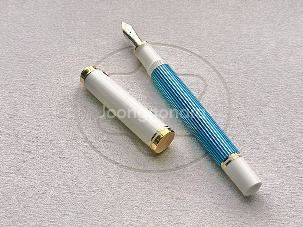펠리칸 M600 터콰이즈 화이트 EF 만년필--5