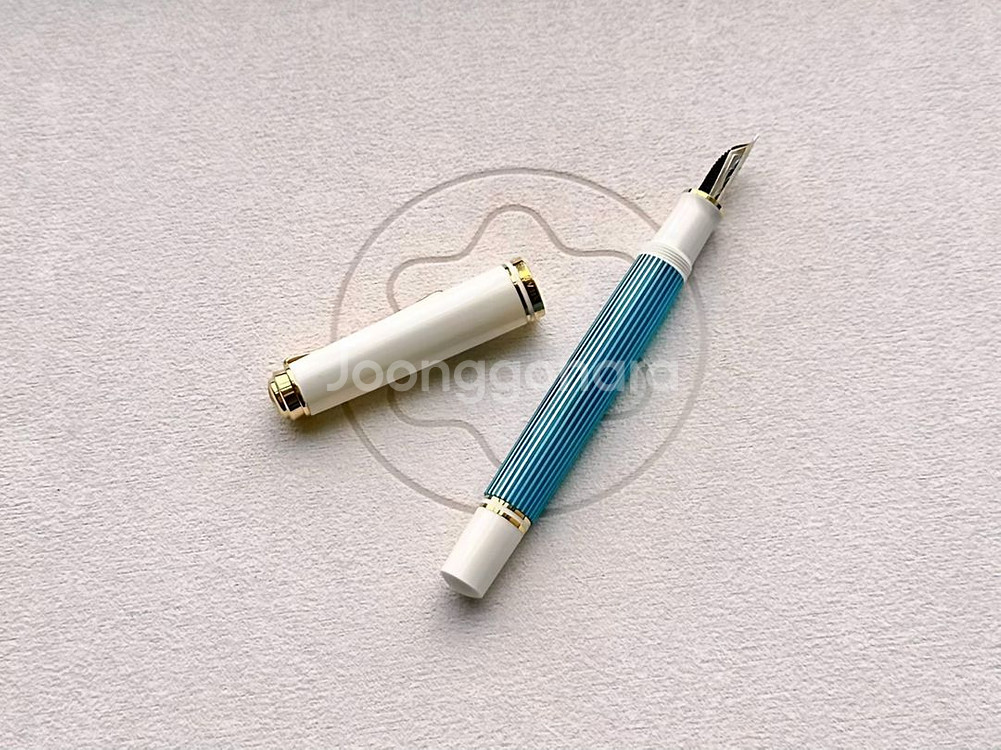 펠리칸 M600 터콰이즈 화이트 EF 만년필--4
