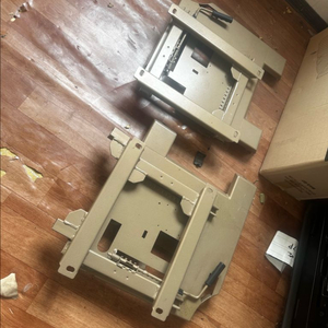 3세대카니발(올뉴/더뉴) 9인승 2열 좌,우 이동브라켓