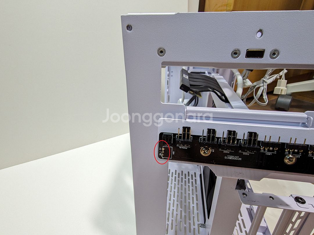 리안리 Q58 PCIE3.0 ITX 케이스 판매--4