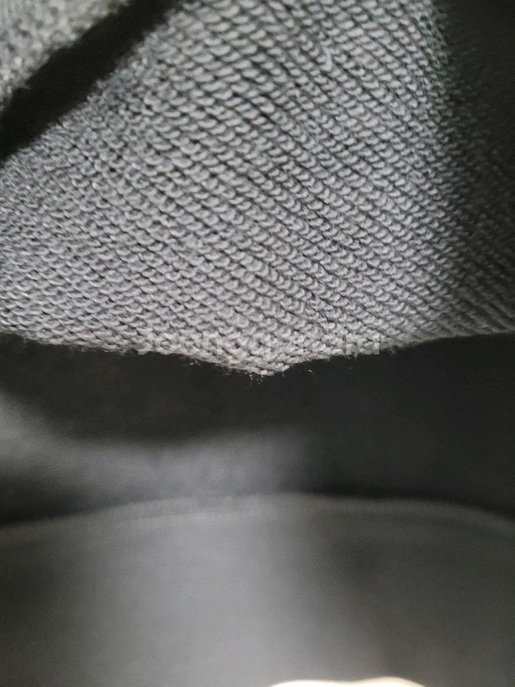 아디다스키즈 맨투맨 팝니다. 140 새상품--2