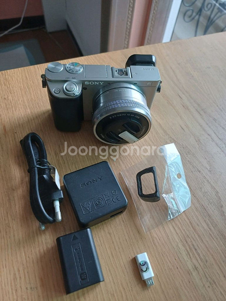 소니 a6000실버 바디+번들렌즈 세트--1