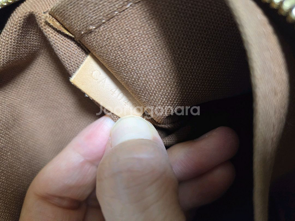 루이비통 삭보스포어 숄더 크로스 토트--5