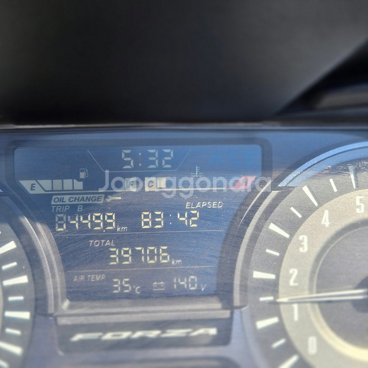 혼다 포르자300 19년형 3만9천km 판매합니다--6