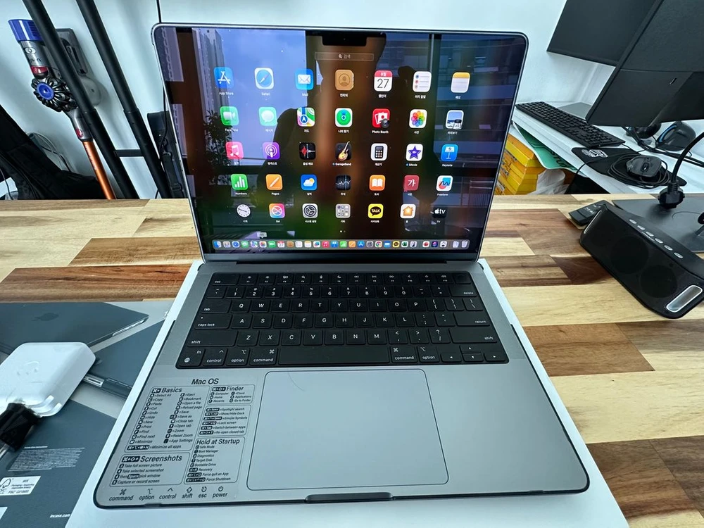 Macbook Pro 14 M3 스페이스 - 안심되는 중고거래