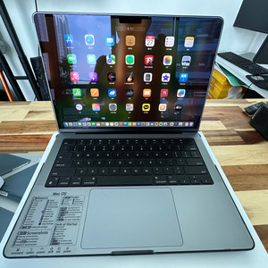 Macbook Pro 14 M3 스페이스