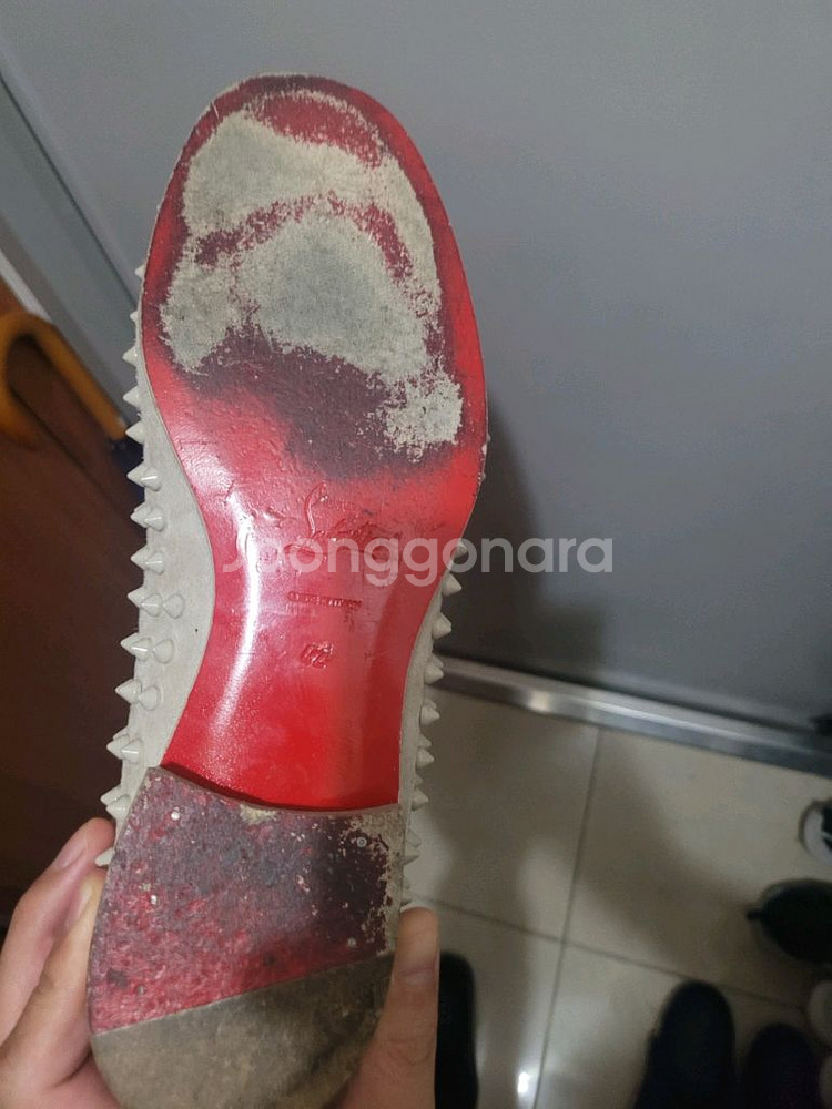 크리스찬 루부탱 아이보리 롤러 스웨이드 로퍼 팝니다구두--2