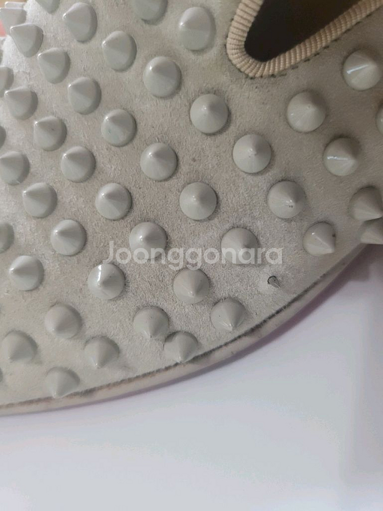 크리스찬 루부탱 아이보리 롤러 스웨이드 로퍼 팝니다구두--6