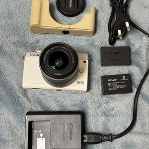 캐논 eos m100 카메라+렌즈 15-45mm