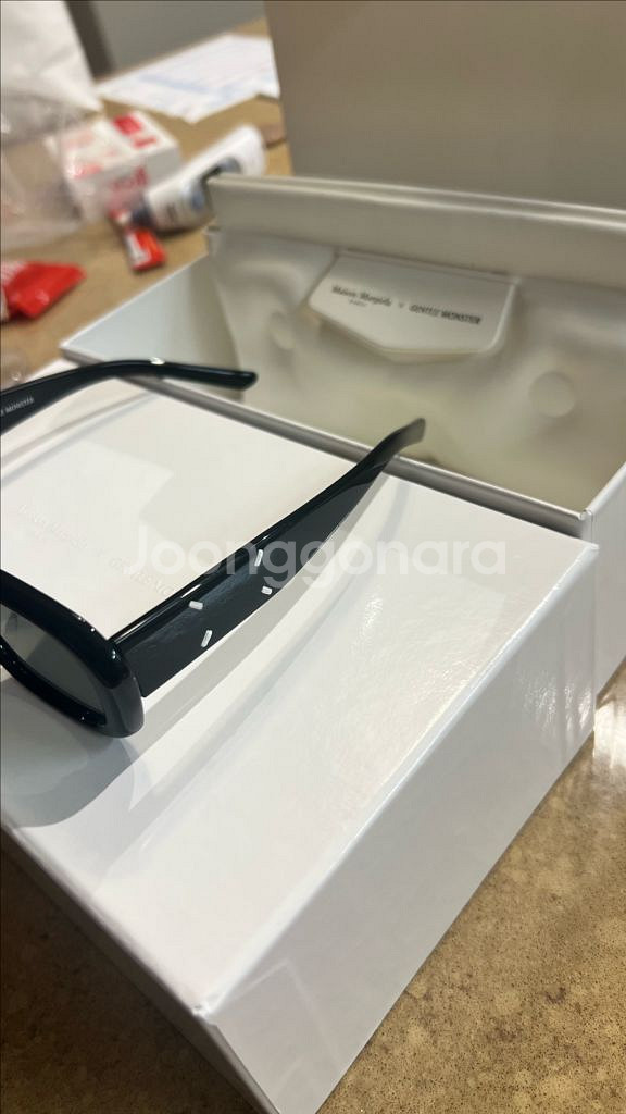젠틀몬스터 x 메종 마르지엘라 MM207 블랙 선글라스--1