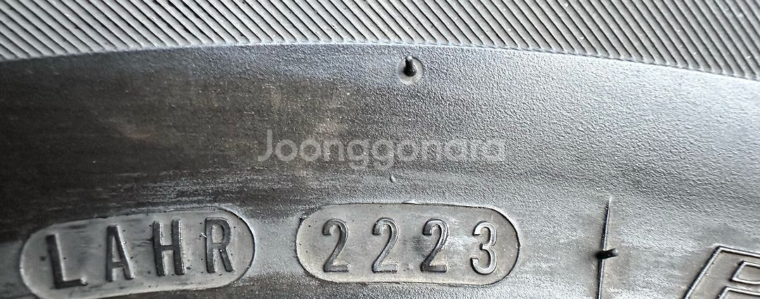 235 60 17중고타이어2개2356017--4