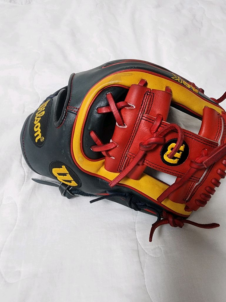 윌슨 A2K 내야 11.5 팝니다. 야구 글러브--1