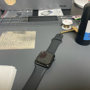 애플워치6 40mm 액정삽니다(가격제시)