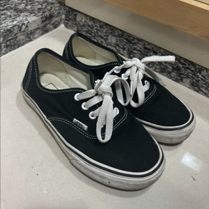 VANS 반스 어센틱 검정색 스니커즈