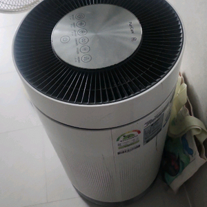 LG 퓨리케어 공기청정기입니다