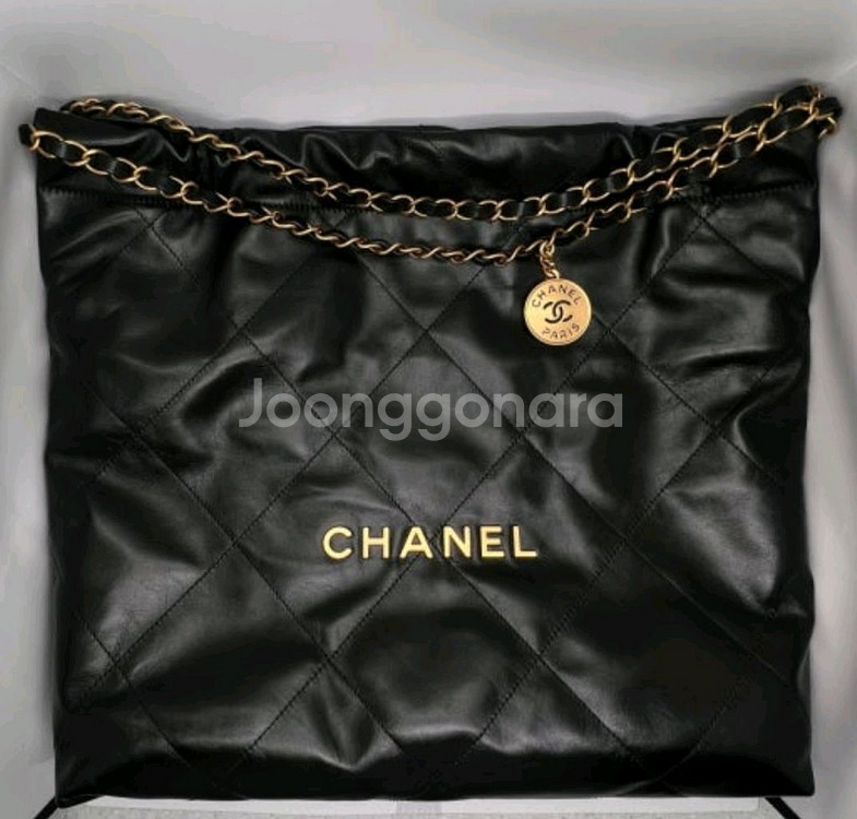 샤넬 22백 급처 25년6월 2번시착 풀박스 미듐블랙--0
