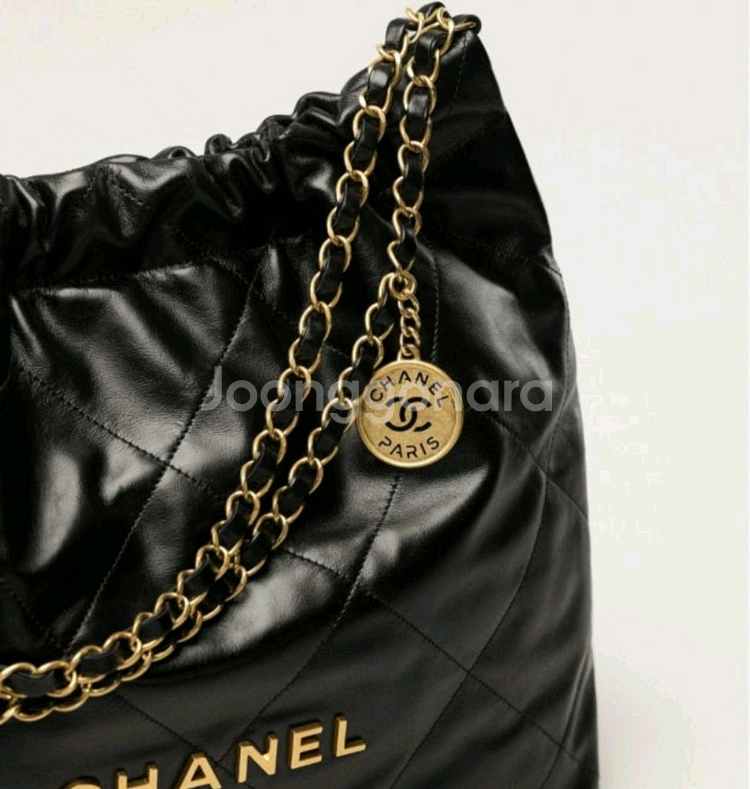 샤넬 22백 급처 25년6월 2번시착 풀박스 미듐블랙--1