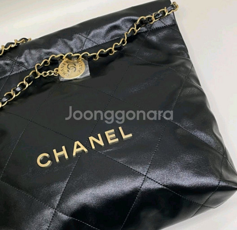 샤넬 22백 급처 25년6월 2번시착 풀박스 미듐블랙--2