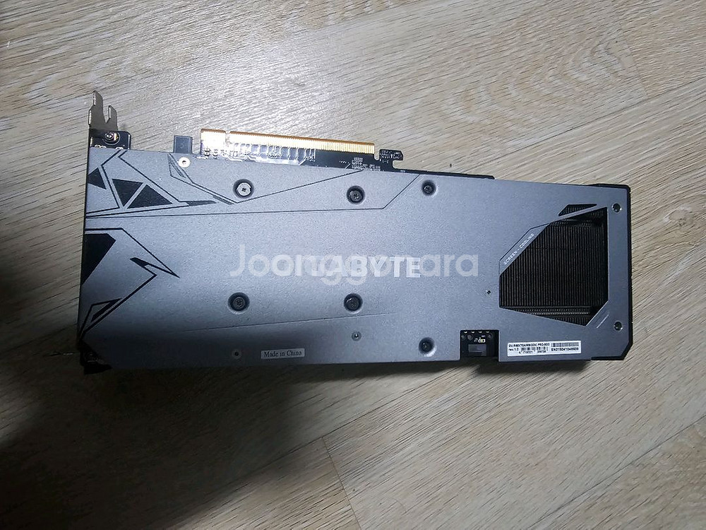 기가바이트 AMD Radeon RX 6600 XT--2