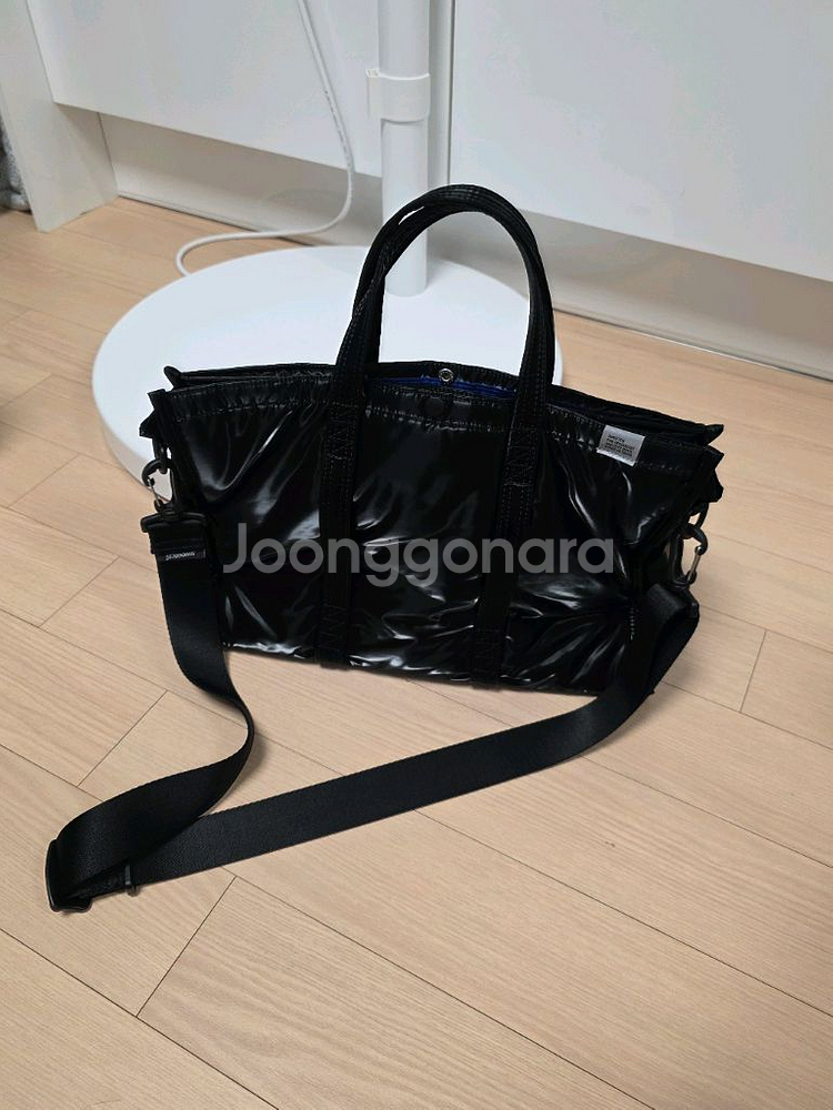 스위치 글로시 블랙 토트백--0