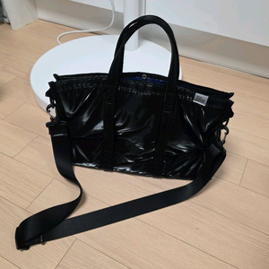 스위치 글로시 블랙 토트백