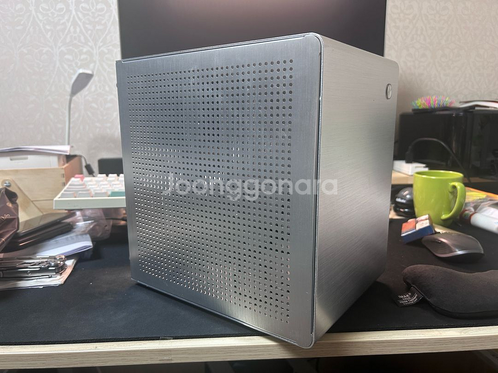 미니 알루미늄 PC 케이스 팝니다.(한성컴퓨터 미니슈트--2