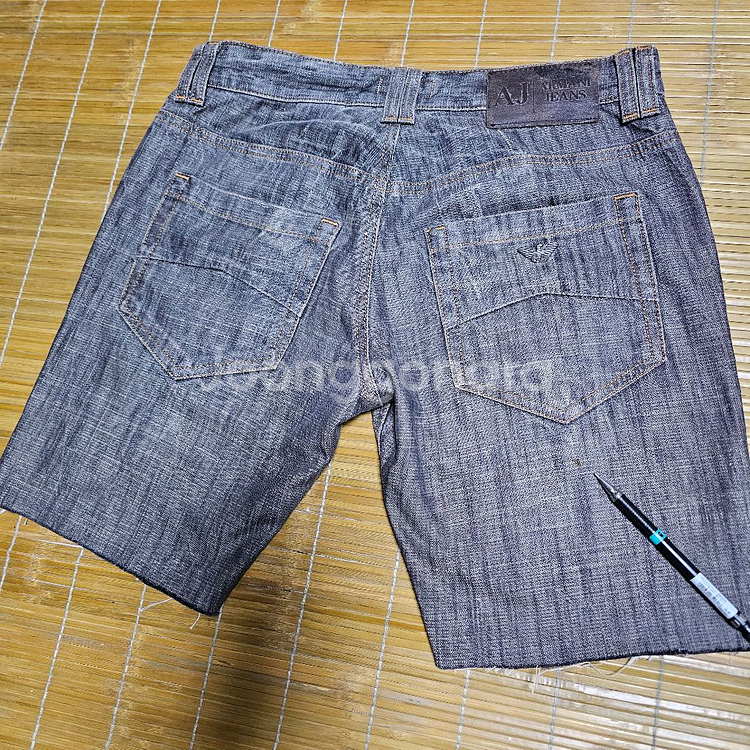 구매시덤)아르마니익스체인지 데님반바지 30인치--8