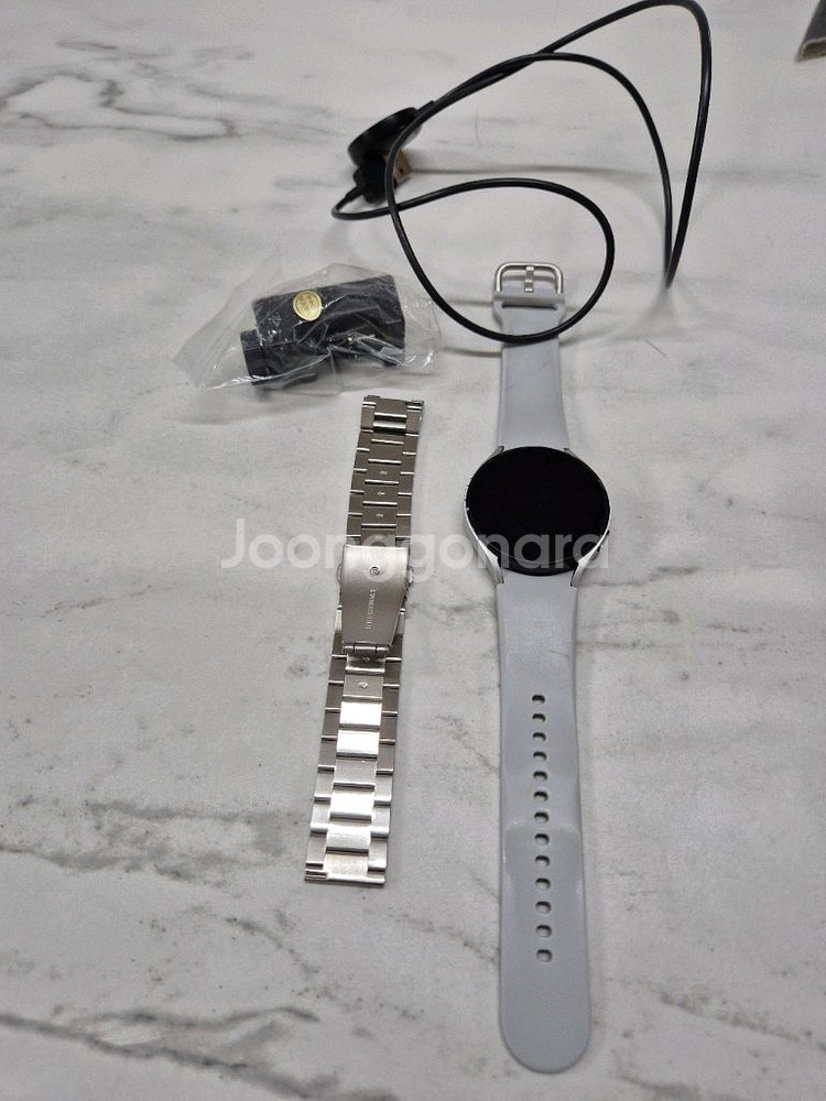 갤럭시 워치4 44mm, 40mm 판매--0