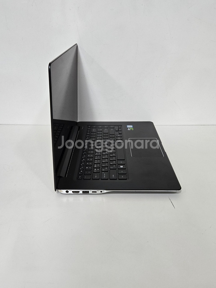 22번 삼성 15인치 게이밍 그래픽작업용 중고노트북--3